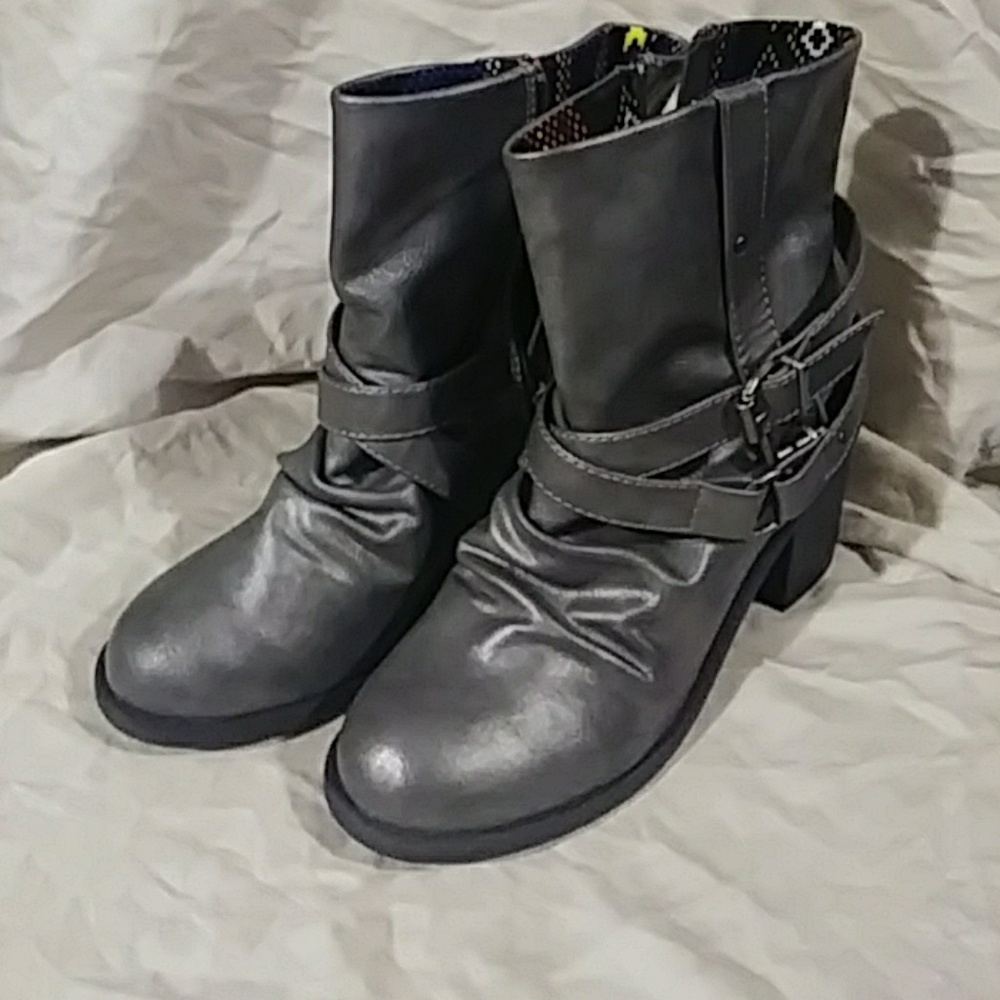 Blowfish silver gray ankle boot